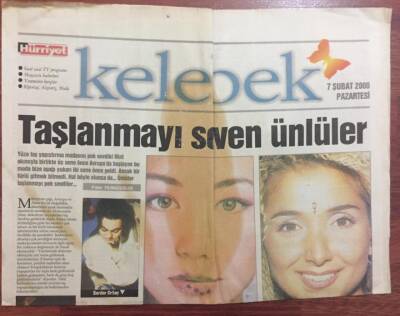 Hürriyet Gazetesi Kelebek Eki - 7 Şubat 2000- Taşlanmayı Seven Ünlüler Yonca Evcimik , Aşkın Nur Yengi , Zara , Ebru Gündeş ... GZ47018 - 2