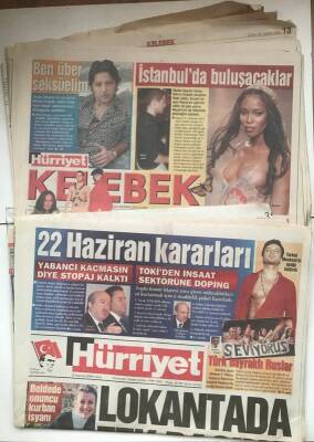 Hürriyet Gazetesi Kelebek Eki İle 23 Haziran 2006 - Tarkan Moskovayı Ayağa Kaldırdı GZ7954 - 1