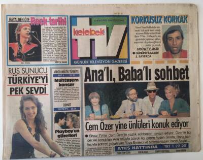 Hürriyet Gazetesi Kelebek TV Eki 12 Ağustos 1993 - Cem Özer Yine Ünlüleri Konuk Ediyor Ayşen Guruda , Rüya Ersavcı , Vecdi Sayar GZ18077 - 1