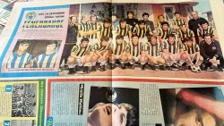 Hürriyet Gazetesi Magazin Eki 29 Eylül 1971 - Filiz Vural Tacı Ve Asasıyla Tahtında - Fenerbahçe 19712 Fenerbahçe Oyuncu Kadrosu GZ127367 - 2