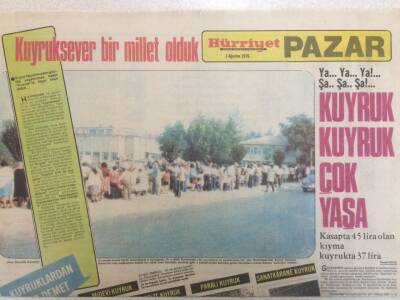 Hürriyet Gazetesi Pazar Eki 1 Ağustos 1976 - Kuyruk Kuyruk Çok Yaşa GZ35165 - 1