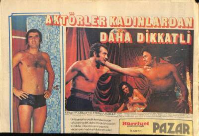 Hürriyet Gazetesi Pazar Eki 11 Aralık 1977 - Seyyal Taner , Telefonla Son İki Plağını Dinleterek Reklamını Yapıyor GZ114497 - 1