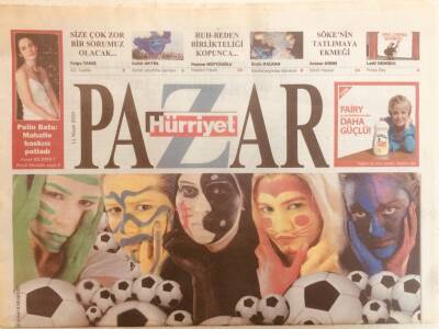 Hürriyet Gazetesi Pazar Eki 11 Nisan 2010 - Adil Gürİçinde ki Futbol Aşı Bambaşka GZ40122 - 1