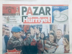 Hürriyet Gazetesi Pazar Eki - 14 Mart 2004 - Armağan Çağlayan Köşe Yazarı Oldu GZ43452 - 2