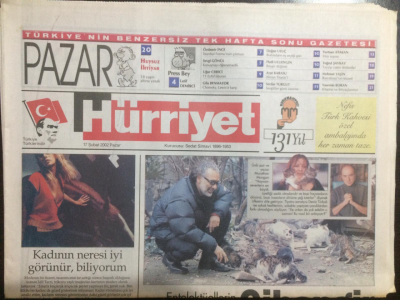 Hürriyet Gazetesi Pazar Eki 17 Şubat 2002 - Sinan Çetin Neden Kedi Düşmanı İlan Edildi GZ23061 - 1