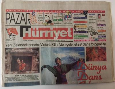 Hürriyet Gazetesi Pazar Eki 19 Ocak 1997 - Yeni Zelandalı Sanatçı Victoria Ginnden Geleneksel Dans Fotoğrafları GZ25217 - 1