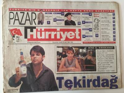 Hürriyet Gazetesi Pazar Eki - 20 Ağustos 2000 - Harry Poter Satanist Mi ? - GZ43949 - 1
