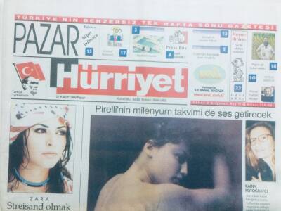Hürriyet Gazetesi Pazar Eki 21 Kasım 1999 - 2000in Çıplağı Laetitia GZ42020 - 1