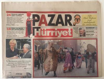 Hürriyet Gazetesi Pazar Eki 21 Nisan 2002 - Kurdish Show , Kürt Sanatçılar Alıp Başını Yürüdü GZ26154 - 1