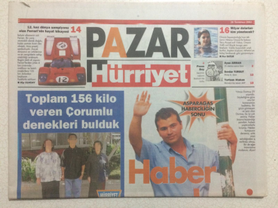 Hürriyet Gazetesi Pazar Eki 28 Temmuz 2002 - Toplam 156 Kilo Veren Çorumlu Denekleri Bulduk GZ23888 - 1