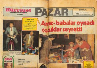 Hürriyet Gazetesi Pazar Eki 30 Kasım 1975 - Anne Babalar Oynadı GZ78424 - 1