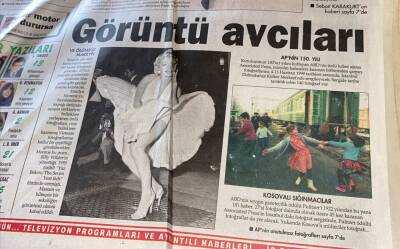 Hürriyet Gazetesi Pazar Eki 30 Mayıs 1999 - Ve Ölümsüz Marilyn Monroe GZ114719 - 2