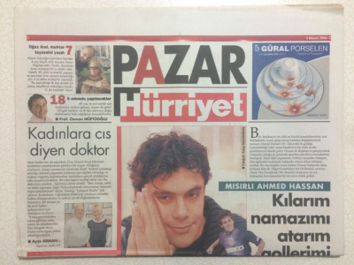 Hürriyet Gazetesi Pazar Eki 4 Nisan 2004 - Fenerbahçeyi Lider Yapan Frikiklerin Sırrı Hollandalı Van Hooıjdonk GZ23879 - 1