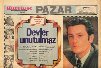 Hürriyet Gazetesi Pazar Eki 7 Aralık 1975 - Devler Unutulmaz * Marlon Brando - Bette Davis - John Wayne GZ90996 - 1