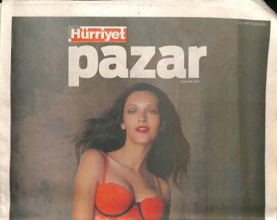 Hürriyet Gazetesi Pazar Eki 8 Aralık 2013 - Ali Sabancının Akşam Duası - Ukraynalılar Çıktı Maydana GZ100195 - 1