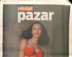 Hürriyet Gazetesi Pazar Eki 8 Aralık 2013 - Ali Sabancının Akşam Duası - Ukraynalılar Çıktı Maydana GZ100195 - 2