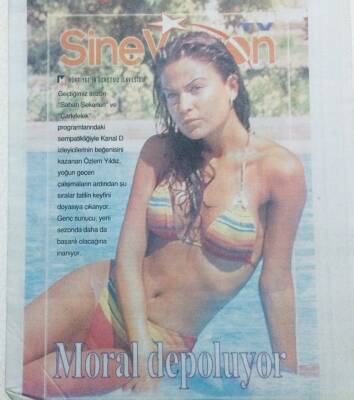 Hürriyet Gazetesi Sinevizyon Eki 16 Ağustos 2000 - Özlem Yıldız Moral Depoluyor GZ41755 - 1