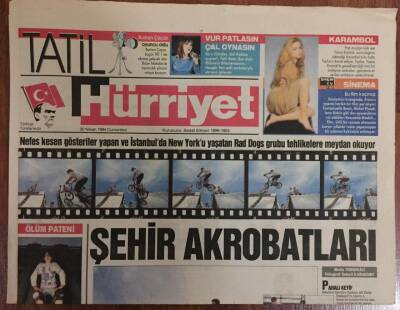 Hürriyet Gazetesi Tatil Eki 30 Nisan 1994 - Şehir Akrobatları Rad Dogs Grubu GZ18666 - 1