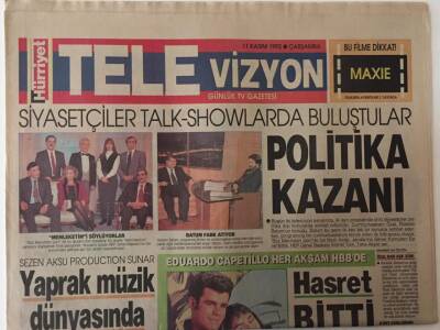 Hürriyet Gazetesi Televizyon Eki 11 Kasım 1992 - Siyasetçiler Talk - Showlarda Buluştular Politika Kazan GZ25238 - 1