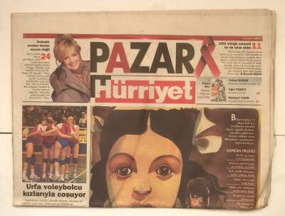 Hürriyet Pazar Gazetesi 1 Aralık 2002 - Sapık Dehşeti Ümraniyeyi Teslim Aldı GZ7696 - 1