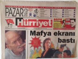 Hürriyet Pazar Gazetesi 10 Aralık 2000 - Mafya Dizileri Ekranı Bastı Deli Yürekin 9 İlkesi Elden Ele Dolaşıyor GZ16665 - 1