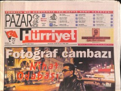 Hürriyet Pazar Gazetesi 25 Mart 2001 - Fotoğraf Cambazı Nihat Odabaşı - Seyyal Taner Eski Şarkılarıyla Yeniden Karşınızda GZ2896 - Gökçekoleksiyon
