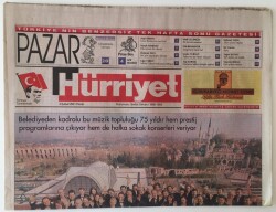 Hürriyet Pazar Gazetesi 4 Şubat 2001 - Orkesra İstanbul 75 Yıldır Hem Prestij Programlarına Çıkıyor Hem de Halka Sokak Konseri Veriyor GZ16672 - 1