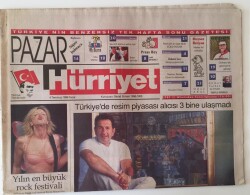 Hürriyet Pazar Gazetesi 4 Temmuz 1999 - En Büyük Rock Festivali , Türkiyede Resim Piyasası Alıcısı 3 Bine Ulaşmadı GZ16651 - 2