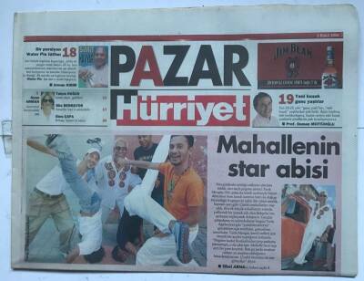 Hürriyet Pazar Gazetesi 5 Eylül 2004 - Mahallenin Star Abisi Tarık Mengüç GZ8559 - 1