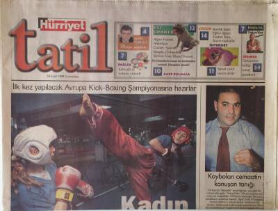 Hürriyet Tatil Gazetesi 19 Eylül 1998 - Kadın Yumruğu İlk Kez Yapılacak Avrupa Kick- Boxing Şampiyonasına Hazırlar GZ16676 - 1