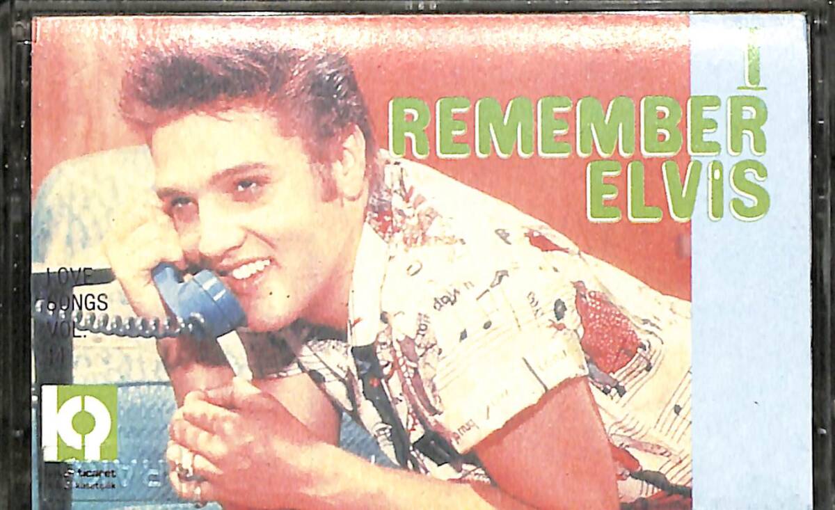 I Remember Elvis Presley - Love Songs Vol. 14 Orijinal Kaset (İkinci El) * Kalite Ticaret Kasetçilik - Kağıt Baskı - Sarı Bandrol - 1986 * KST29961 - 1