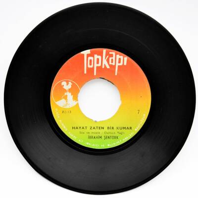 İbrahim Şentürk - Hayat Zaten Bir Kumar (107.5) PLK8442 - 1