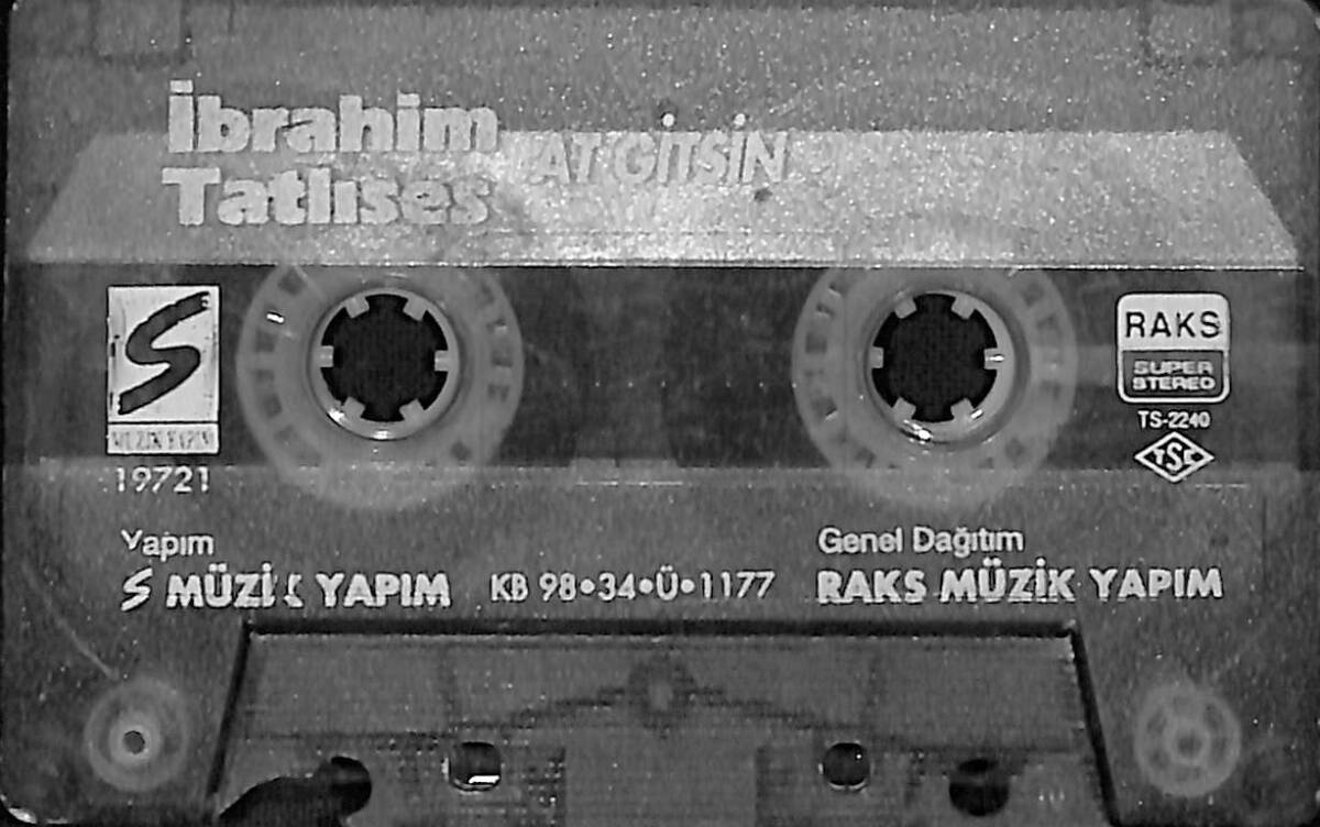 İbrahim Tatlıses - At gitsin Kaset (Kırmızı Bandrol - İkinci El) KST27752 - 1