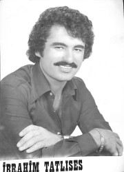 İbrahim Tatlıses Siyah-Beyaz Kartpostal (Orta Boy) KRT22294 - Gökçekoleksiyon