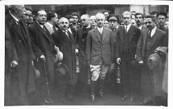 Cumhuriyet Tarihi - İsmet İnönü'nün 18 Kasım 1933'de Zonguldak Gezisi Sırasında Ocağa Girerken Çekilmiş Nadir Fotokart 