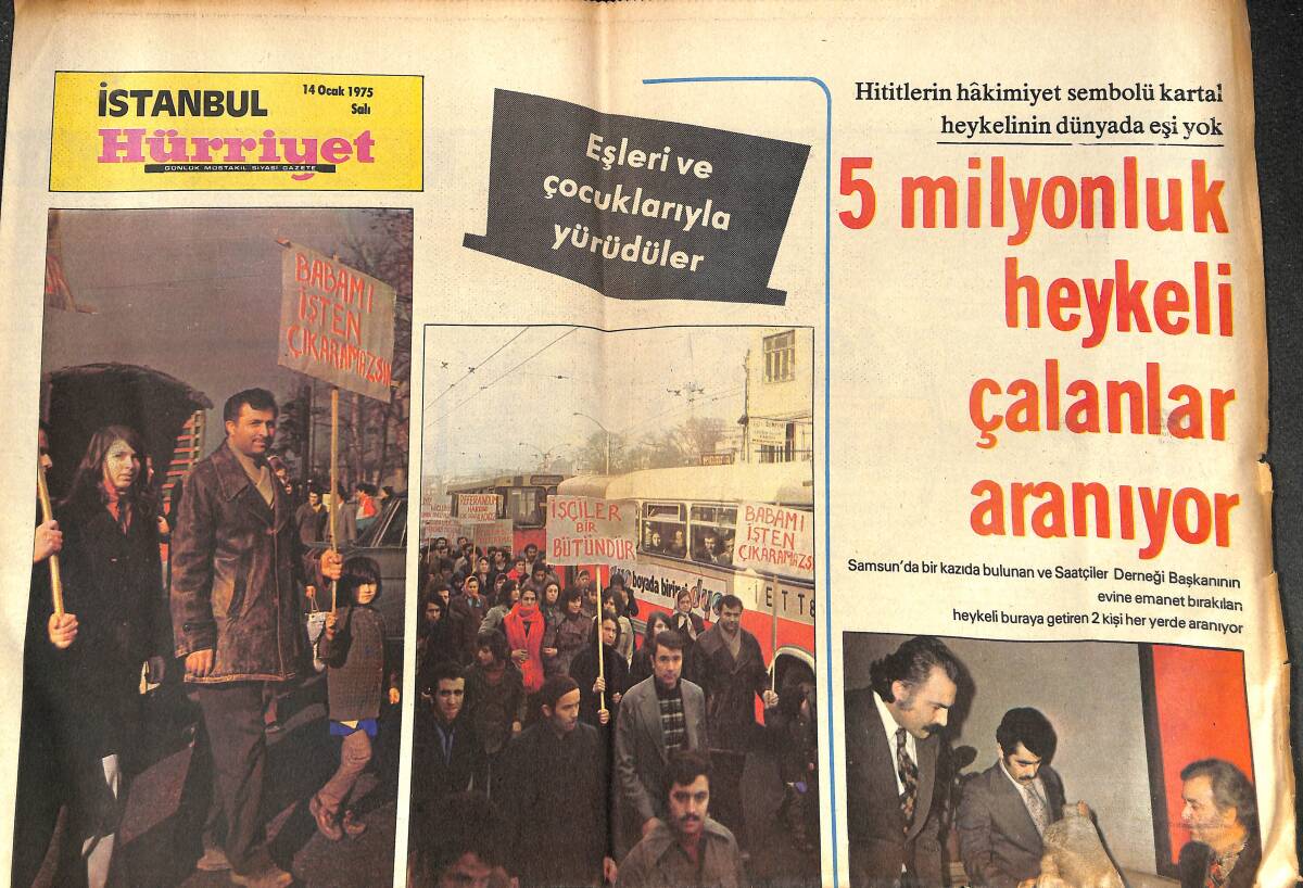 İstanbul Hürriyet Gazetesi 14 Ocak 1975 - 5 Milyonluk Heykeli Çalanlar Aranıyor! - Göçmen Kaşıkçı Kuşu Mumyalanıp Sergilendi! GZ144429 - 1