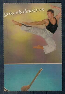 Jean Claude Van Damme Kartpostal KRT3401 - 1