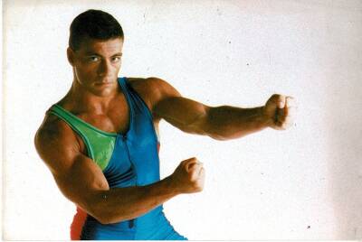 Jean Claude Van Damme Kartpostal KRT3404 - 1