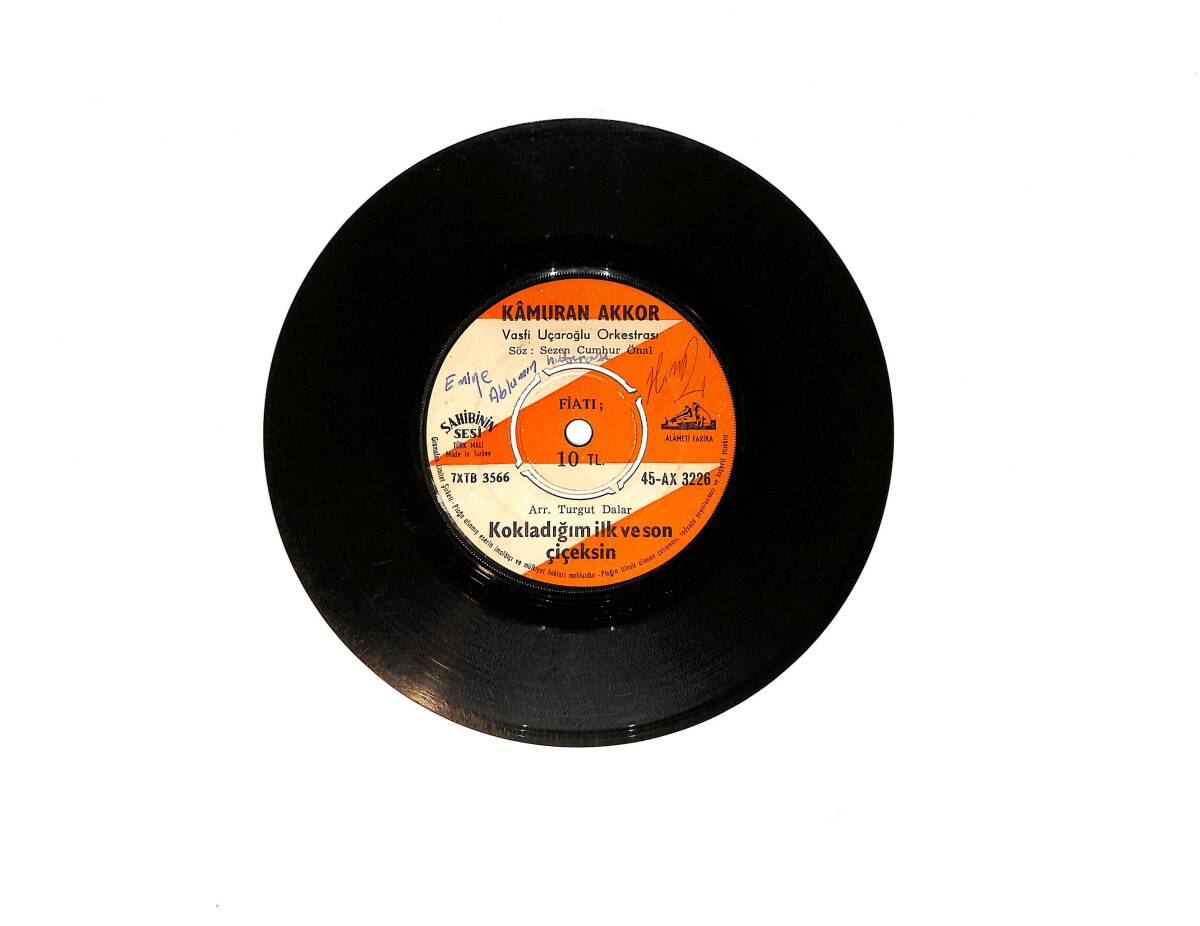 Kamuran Akkor – Aşk Eski Bir Yalan / Kokladığım İlk ve Son Çiçeksin 45’lik Plak (10/7) PLK26970 - 2