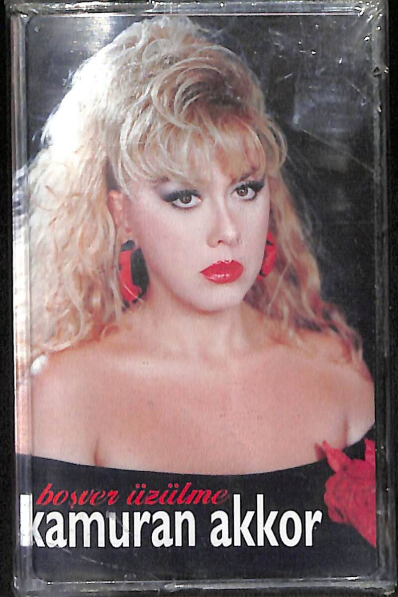Kamuran Akkor – Boşver Üzülme Orijinal Kaset (SIFIR) * DE-KA Yapımcılık - 2004 * KST31190 - 1