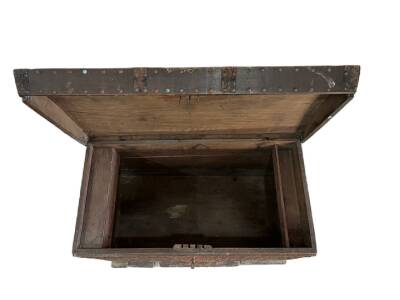 Kestane Ağacı Kabaralı Anahtarlı Ahşap Sandık – Zilli Mekanizmalı | Büyük Boy Antika AOB3710 - 3