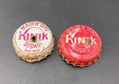Kınık Maden Suyu – Eski Soda Kapakları | Farklı Baskılar (2’li Lot) AOB3424 - 1