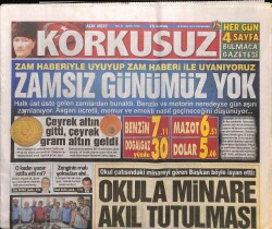 Korkusuz Gazetesi 19 Eylül 2019 - Simge Sağın Hem Söyledi Hem Dans Etti GZ100271 - 2