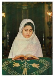 Kuran Okuyan Küçük Kız Eski Kartpostal (Orta Boy) KRT7459 - Gökçekoleksiyon