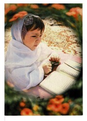 Kuran Okuyan Küçük Kız Kartpostal KRT7781 - Gökçekoleksiyon