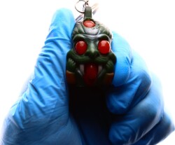 Kurt Adam Formunda Sıkmalı-Jöleli Anahtarlık AKS1161 - 4