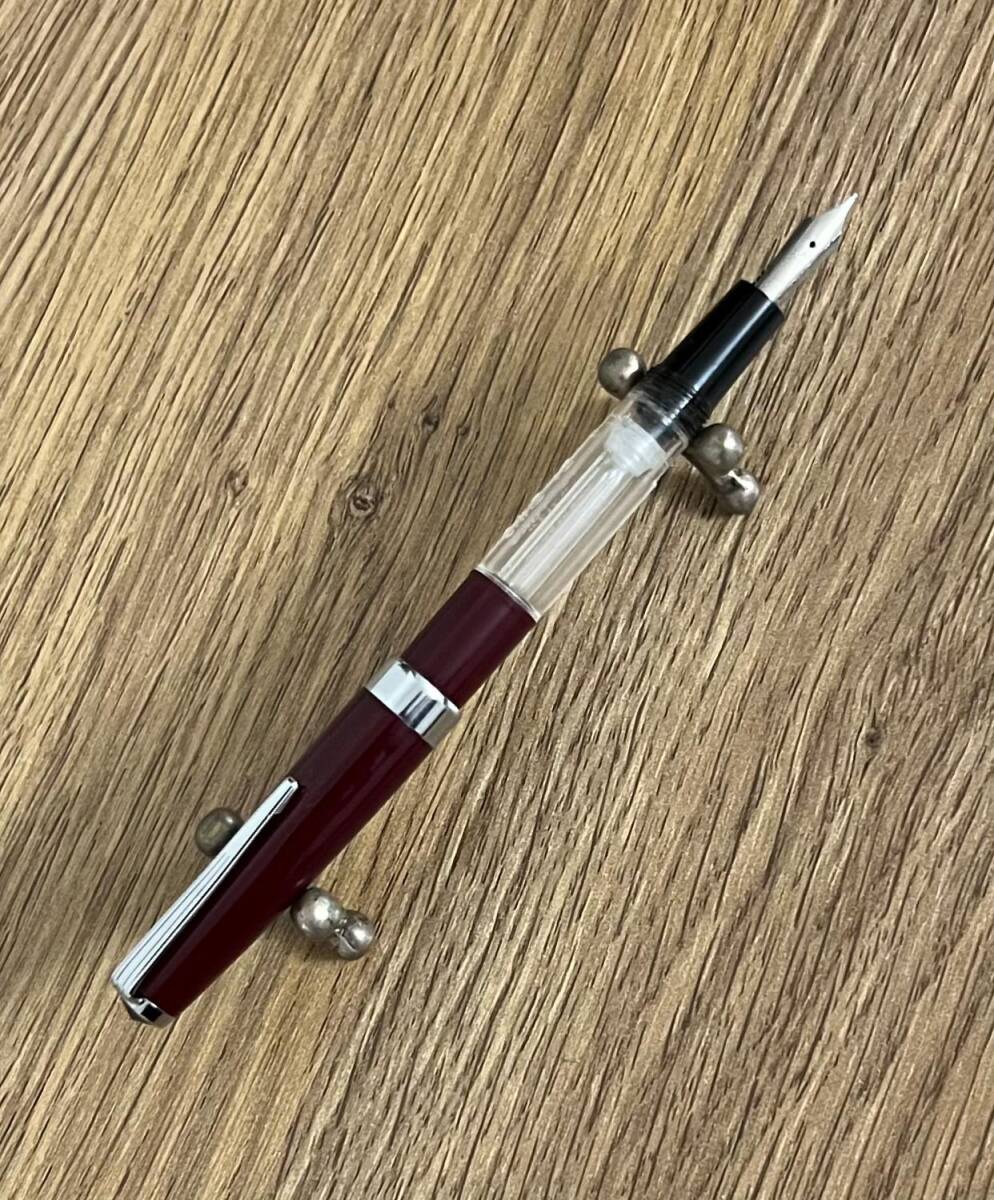 Kutusunda 1980s Çin Malı İridium Uçlu Dolma Kalem Tam Dolu Kutu AOB4843 - 5