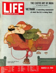 LIFE INTERNTIONAL 21 March 1966 - Ruster Keaton , Visit To Mamma Mussolini NDR84120 - Gökçekoleksiyon