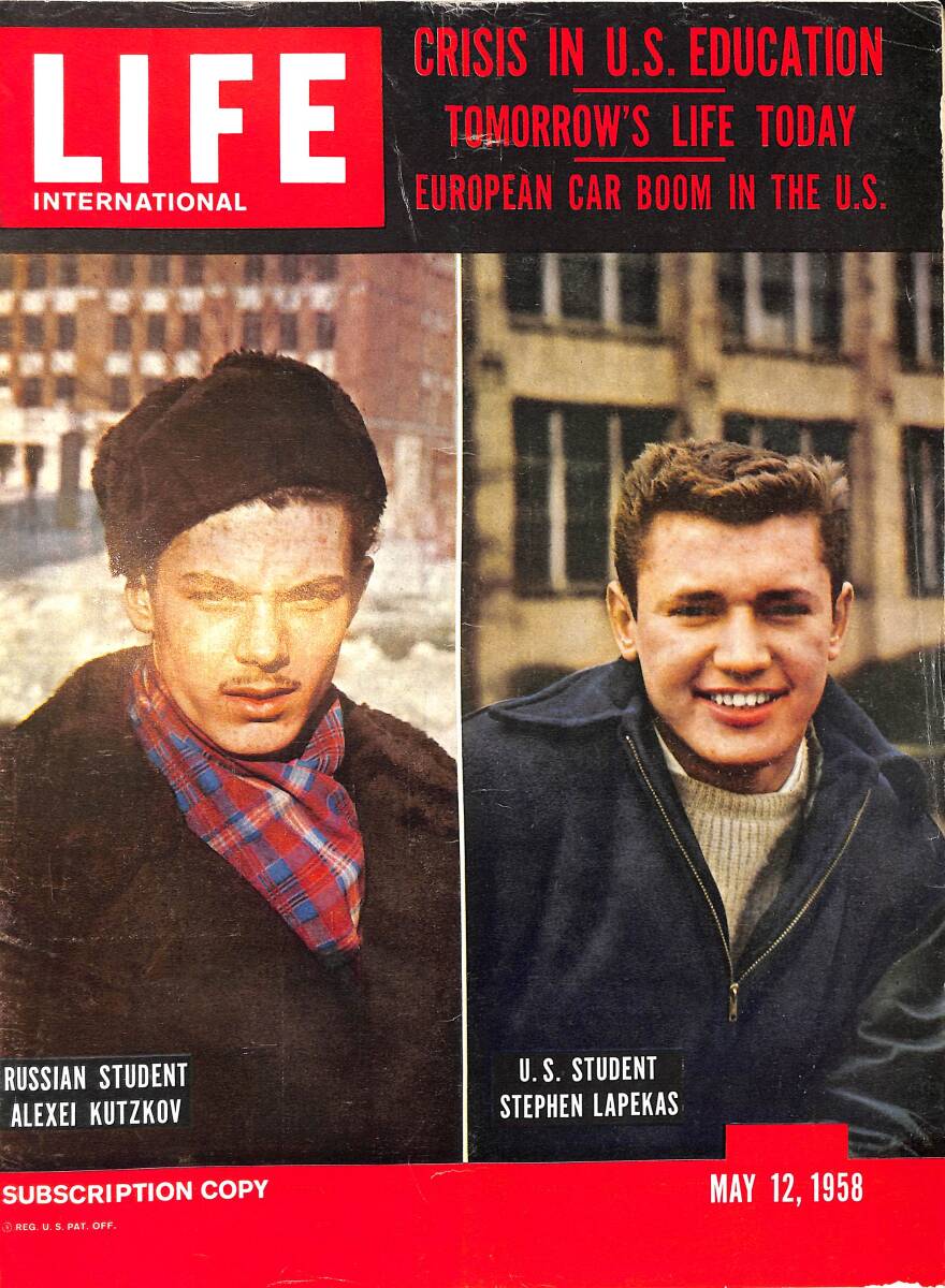 Life Magazine – May 12, 1958 – International Edition – Twin Lovelorn Advisers: Abigail Van Buren And Ann Landers NDR100350 - 1