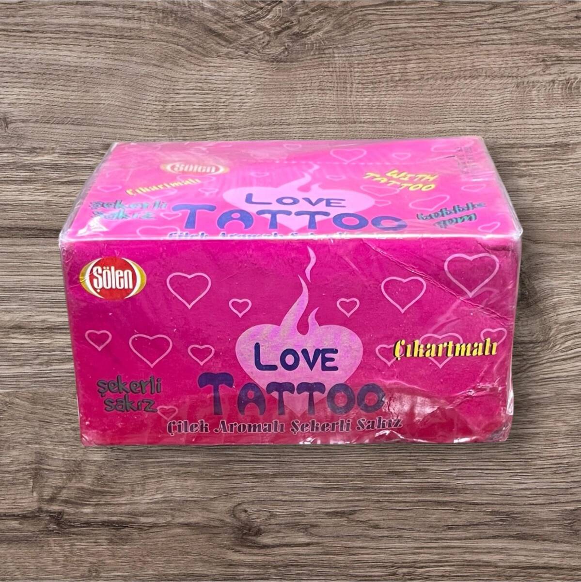 LOVE TATTOO (SAADET) 2003 Çilek Aromalı Şekerli Sakız Açılmamış Kutu # SKZ1780 - 1